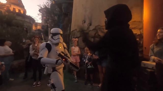 Stormtrooper MESSES UP and Immediately Regrets It! Disneyland Fail 2022 #disney #fail смотреть онлайн