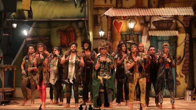 Comparsa La ciudad de Dios - Pasodoble "Como el que entrega un beso" смотреть онлайн