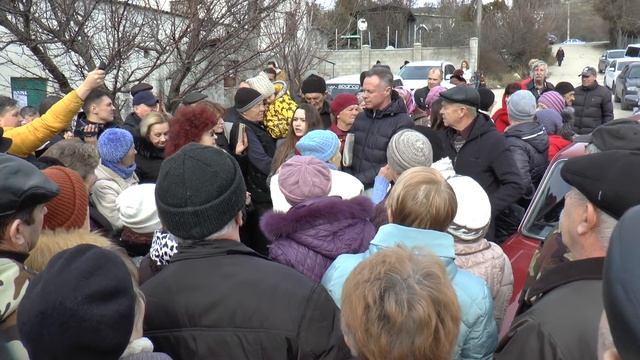 Крым. Люди волнуются. Отжим Верхнесадовского источника. Севастополь. Верхнесадовое. смотреть онлайн