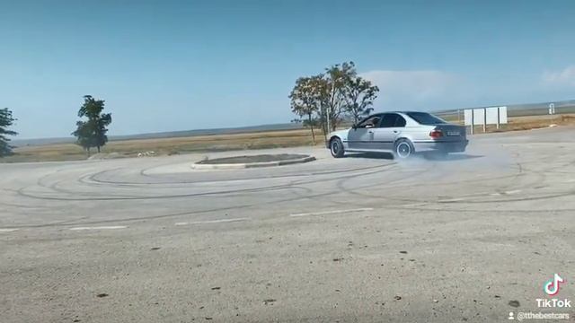 bmw e39 2.5 drift смотреть онлайн