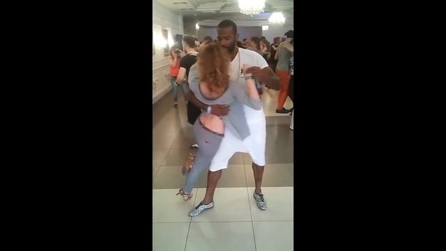 Vika i Pirat Kizomba смотреть онлайн