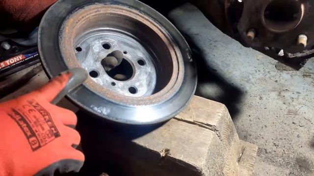 Toyota Yaris naprawa hamulców tył 2 смотреть онлайн