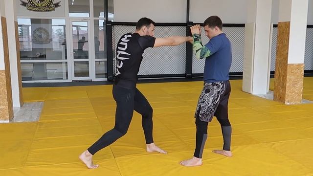 СВЯЗКИ УДАРКА+БОРЬБА ДЛЯ ММА. КОМБИНИРОВАНИЕ УДАРНОЙ ТЕХНИКИ С БОРЦОВСКОЙ смотреть онлайн