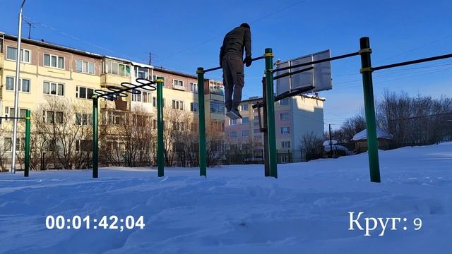 Выход на две руки MUSCLE UPS + кувырок вперед + подъем с переворотом назад.Тренировка на улице зимо смотреть онлайн