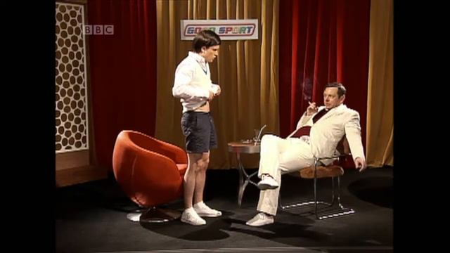 Jon Snow (Kit Harington) being interview by creepy Talk Show host (Michael Sheen)from 7 Days in Hel смотреть онлайн