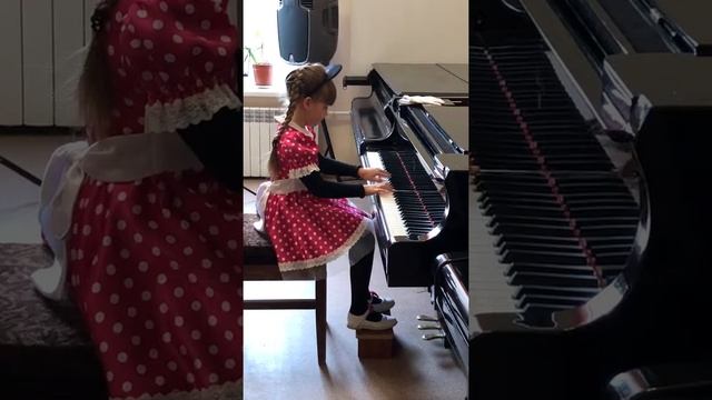 М.Шмитц «Микки Маус». Исполняет Помошникова Вероника (8 лет). смотреть онлайн