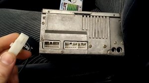 Установка USB  AUX в штатную магнитолу TOYOTA.  Адаптер Yatour.