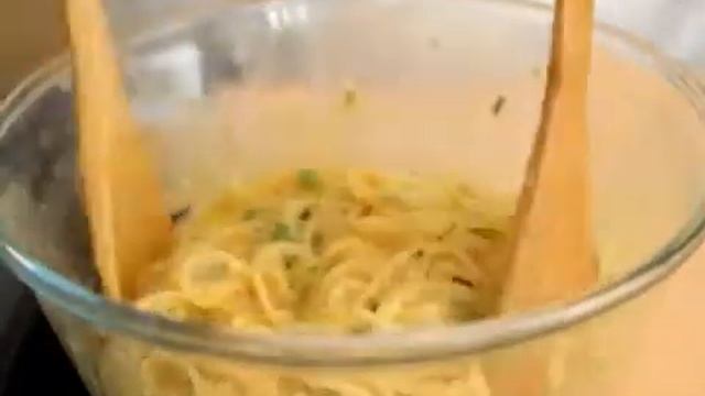 Fritata sa špagetima i začinskim biljem - Fini Recepti by Crochef смотреть онлайн