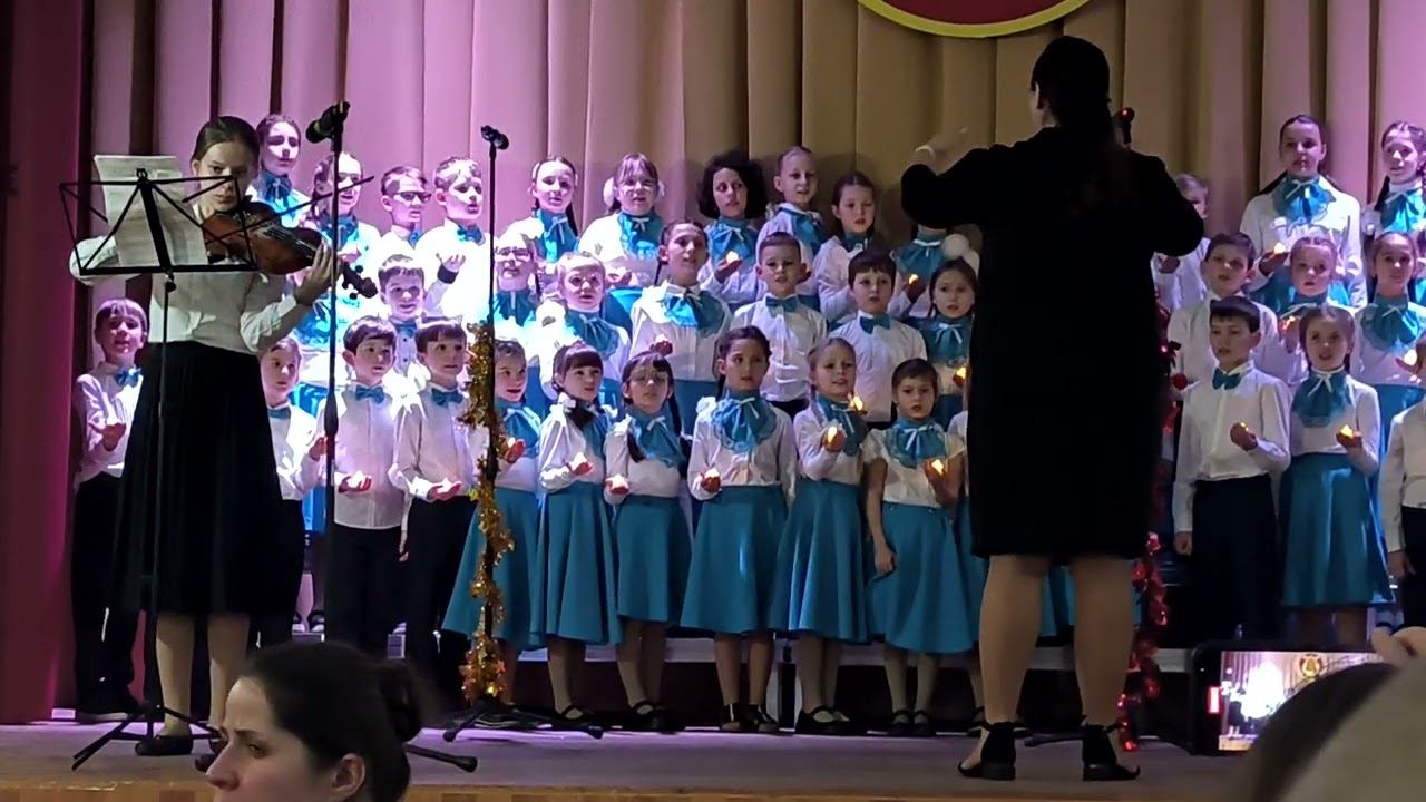 J.Mohr, F.Gruber - "Silent night". Французская колядка "Gloria". Хор младших классов Нахабинской ДШИ смотреть онлайн