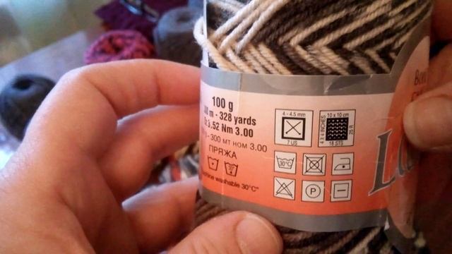 Докупила пряжу. Недовязы ждут своей очереди. смотреть онлайн