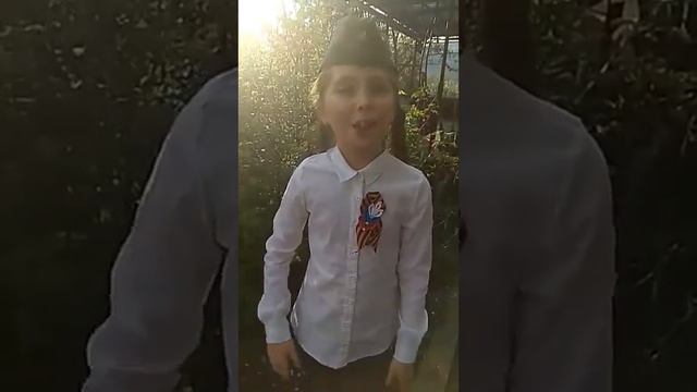 Виктория Лапшина исполняет песню "Спасибо деду за Победу!" смотреть онлайн