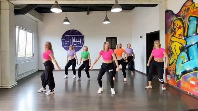 Flowers- Miley Cyrus