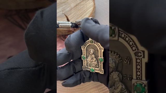 Шнурок гайтан и серебряная иконка смотреть онлайн