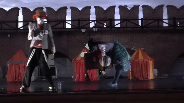 Независимая Клоунада ДОЖ (Москва). "ЧЕМОДАНА show". Фрагмент смотреть онлайн