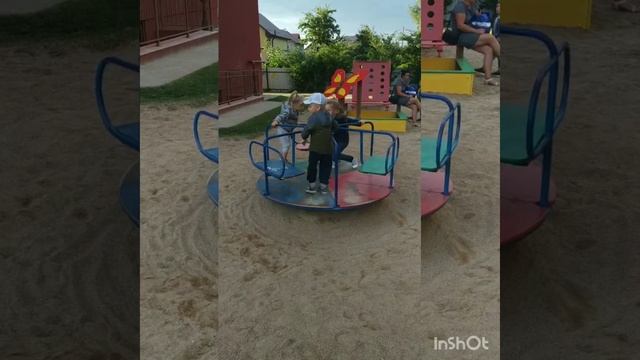 Забавы во дворе смотреть онлайн