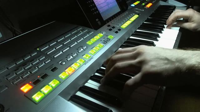 "Autumn Song" - Composer Valyaev Maxim (Валяев Максим), Moscow, Played on Tyros :) смотреть онлайн