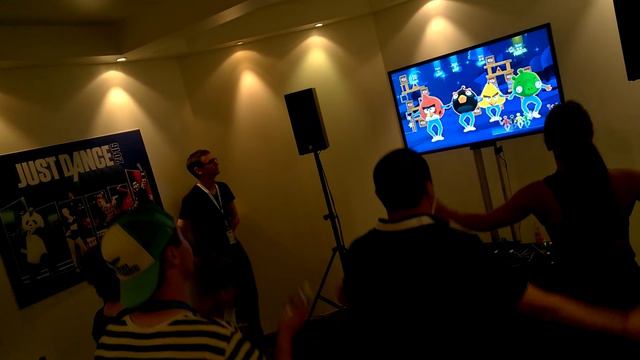 Just Dance 2016 - Angry Birds FUN Gameplay HD Gamescom 2015 смотреть онлайн