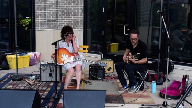Annie Enneking & John Riedlinger / King Of Bad Ideas смотреть онлайн