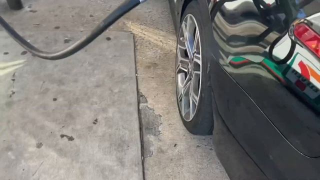 Kia Stinger GT (On Its Way To Get New Tires Destroying what’s left)￼ смотреть онлайн