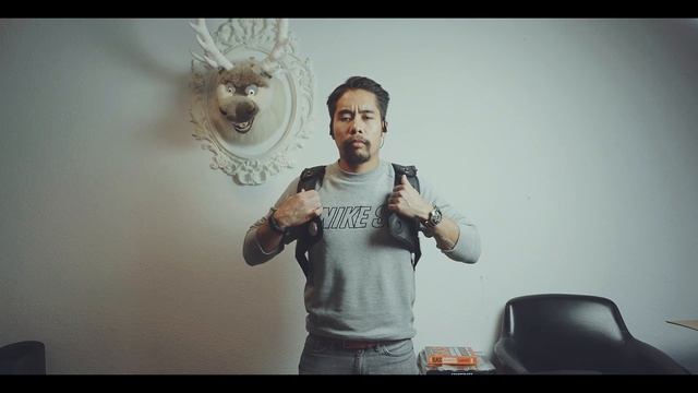 The best Motorcycle Backpack? REVIEW Velomacchi Rolltop смотреть онлайн