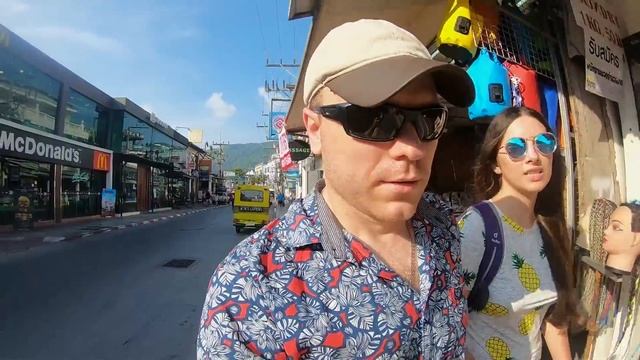 Первый день на Патонге. Куда сходить? Бюджетное жильё. Цены на еду. Обзор пляжа Патонг Бич смотреть онлайн