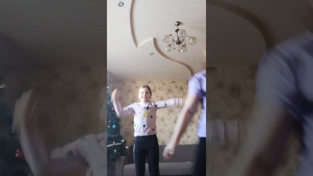 маленький смешной танец смотреть онлайн