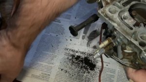 Закрываем трубки карбюратора ДААЗ 21073-1107010-00 ВАЗ 21213 Солекс шлангами от попадания грязи