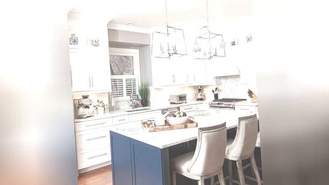 75 Medium Tone Wood Floor And Linoleum Floor Kitchen Design Ideas You'll Love ?