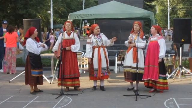 15 августа 2015 го Ансамбль Ладовицы на Белгородском Арбате смотреть онлайн