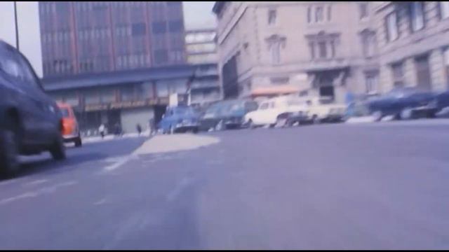 Когда мчишь по городу в машине, которой управляет безбашенная женщина. смотреть онлайн