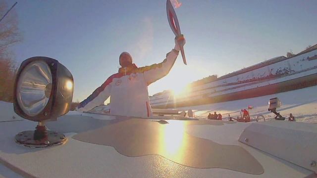 Эстафета Олимпийского Огня в Тюмени (набережная) смотреть онлайн