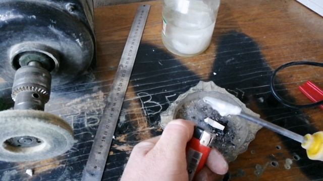 (18+)Ацетон+пенопласт=средство для розжига сырых дров. смотреть онлайн