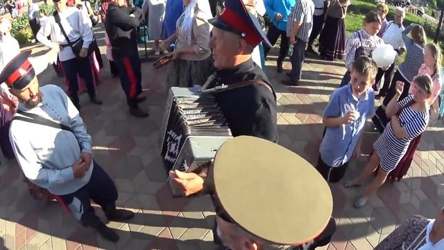Казаки в Первомайском парке ч2 смотреть онлайн