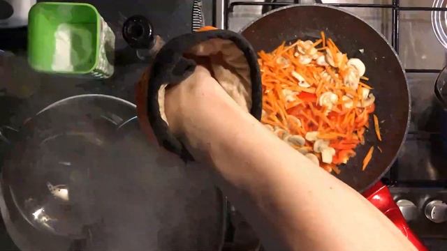 Фунчоза с овощами / Рисовая лапша с овощами / Корейский рецепт - Cellophane noodles смотреть онлайн