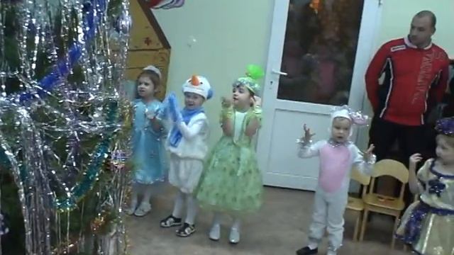 20081226 НГ в СКАЗКЕ 0905 Маленькой ёлочке_ смотреть онлайн