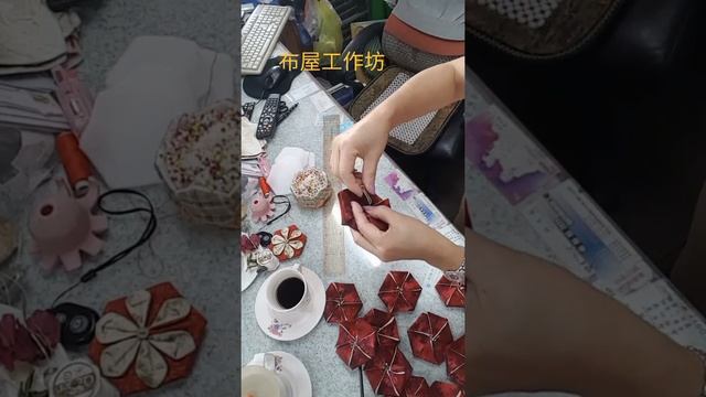 雙層布摺花（1） смотреть онлайн