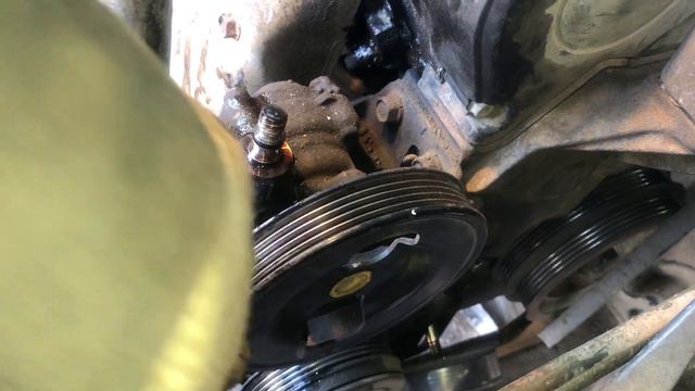 Как снять насос гура Митсубиси Диамант смотреть онлайн