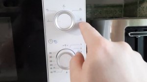 Как разогреть еду в микроволновке.