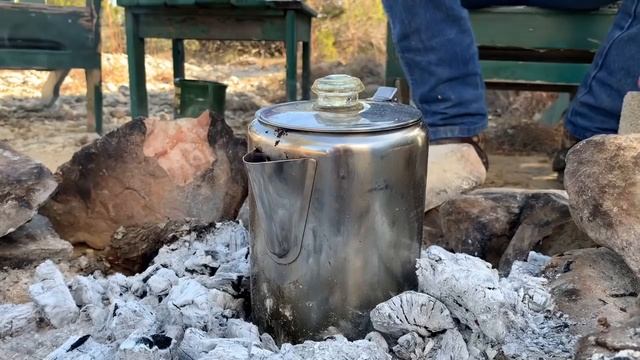 Making a Good Pot of Campfire Coffee смотреть онлайн