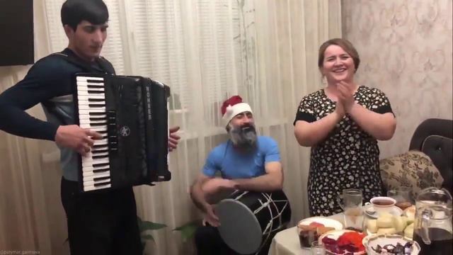 Она не смогла не петь. Патимат Галимова. Красочные дагестанские и веселые даргинские песни на ТДП.