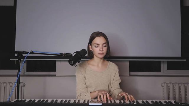 ДЖАЗОВАЯ РАСПЕВКА для вокалиста / дикция / артикуляция / акценты смотреть онлайн