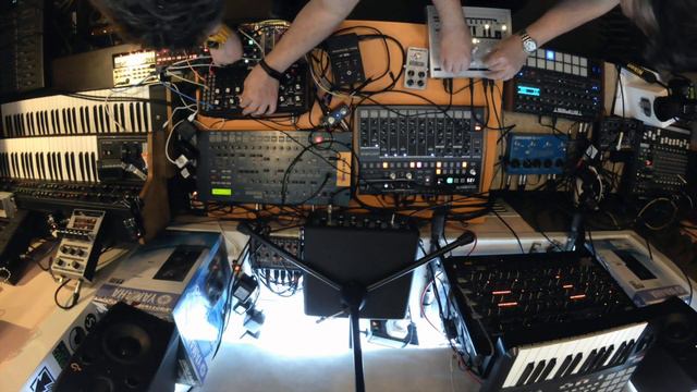 BOO&SPRK - OMEN (live) смотреть онлайн