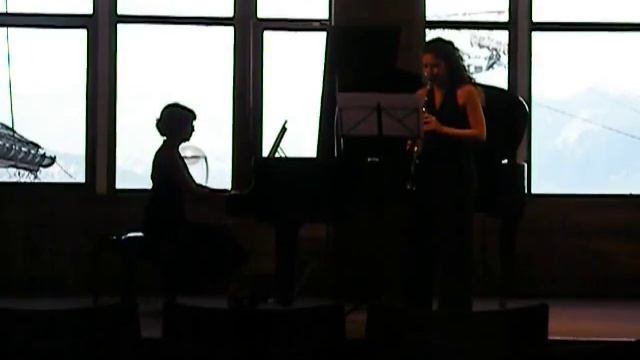 Selin Gürol, clarinetist played G. Rossini - Introduction, Theme and Variations смотреть онлайн