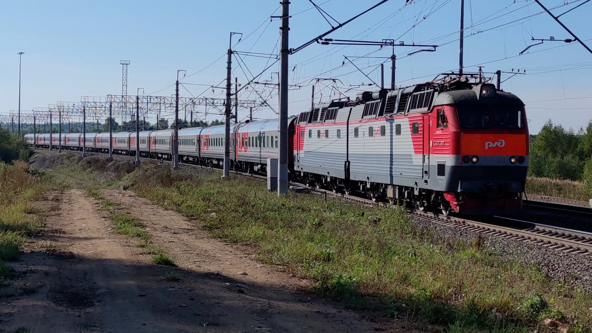 Электровоз ЧС7-253 и электровоз ВЛ11-118. смотреть онлайн