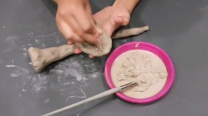 Детский мастер-класс по лепке из глины с Катюшей. Лепим дома/03.