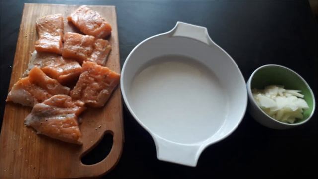 Красная рыба под сырной шубой, запечённая в духовке смотреть онлайн