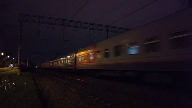 Электровоз ЧС7 - 054 с фирменным поездом "Мордовия" Саранск - Москва смотреть онлайн