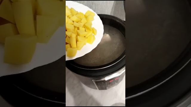 Вот как приготовить вкусный борщ со щавеля