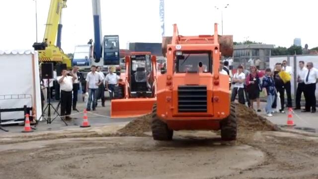 Выставка СТТ 2010 трюки на погрузчике смотреть онлайн