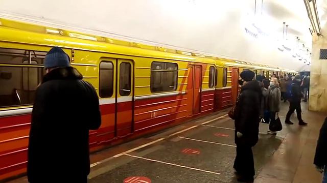 Ст Метро Курская кольцевая, смотреть онлайн